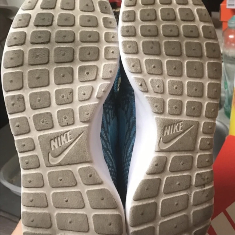 Final sale • Nike Women's Nine Rosherun Flynet - Picture 6 of 7